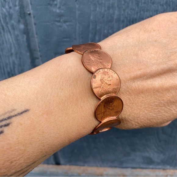 Vintage 80s penny bracelet cuff, size 7.5” - Picture 3 of 16